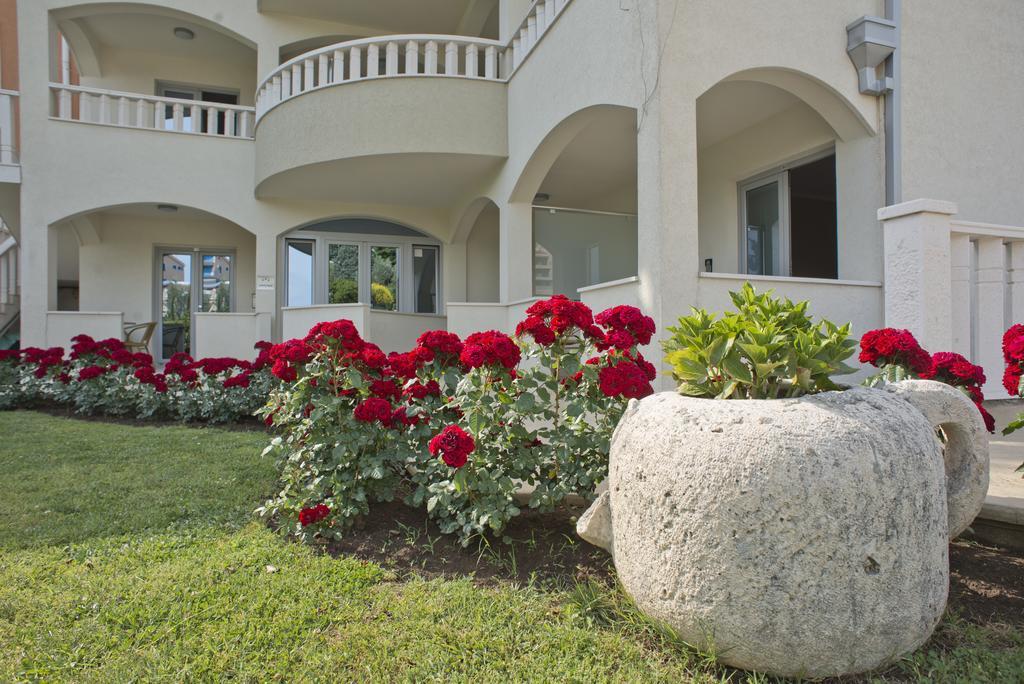 Vila V Lux Apartments Petrovac Extérieur photo