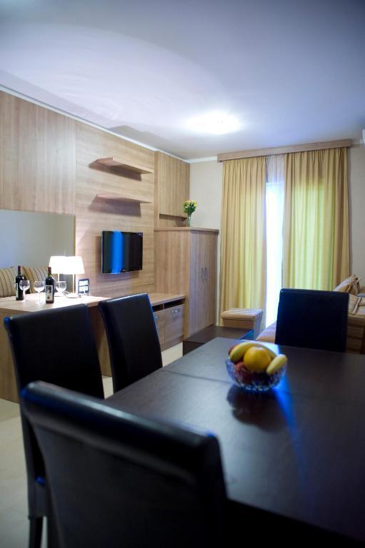 Vila V Lux Apartments Petrovac Chambre photo