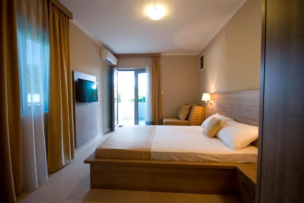 Vila V Lux Apartments Petrovac Chambre photo