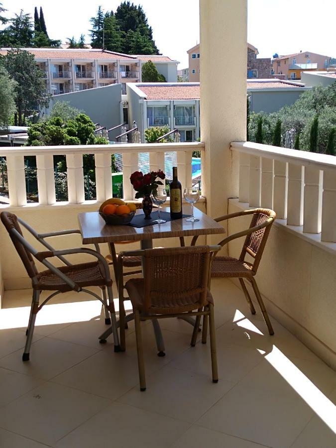 Vila V Lux Apartments Petrovac Extérieur photo